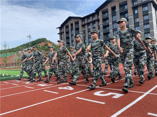 疾風陣陣  逐夢啟航  國防教育進行時