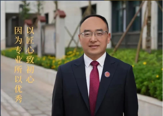 入選“領(lǐng)軍人才”，他實至名歸